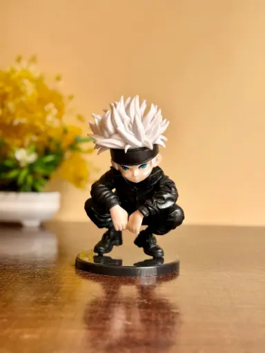 Gojo Crouched 15cm action figure
