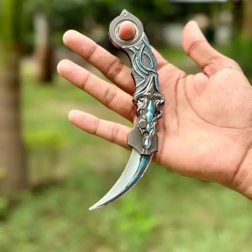 Premium Karambit Knife Full-Metal with Button Function – 18cm