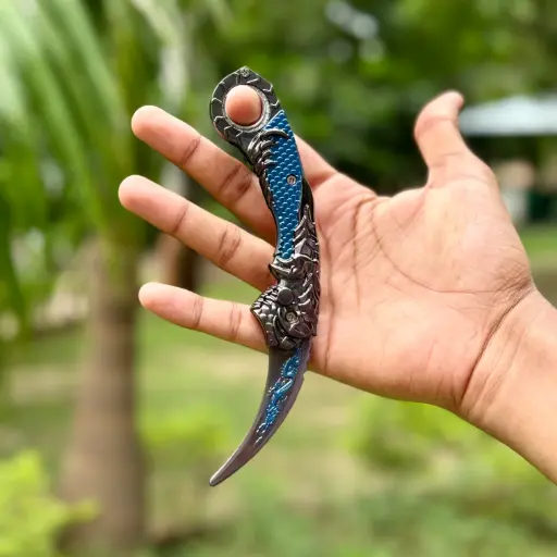 Premium Karambit Knife Full-Metal with Button Function – 18cm