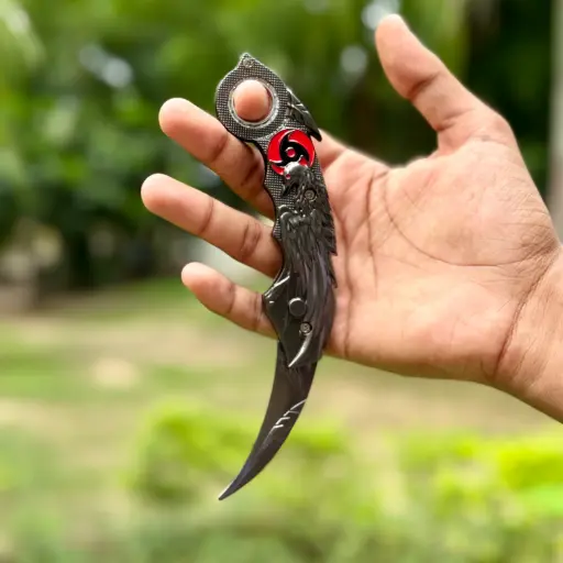Premium Karambit Knife Full-Metal with Button Function – 18cm